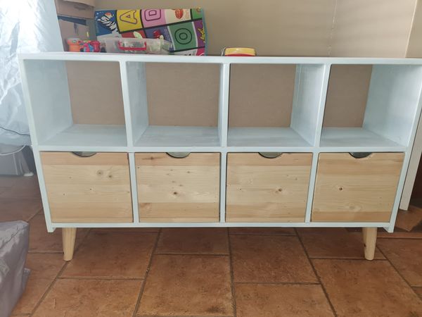 White and raw pine 8 cube cube with 4 cube drawers