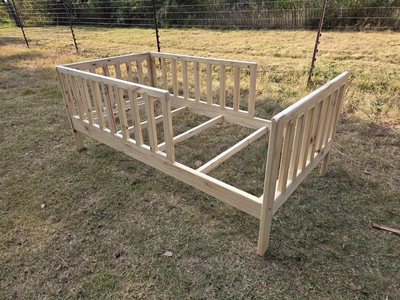 Rail bed