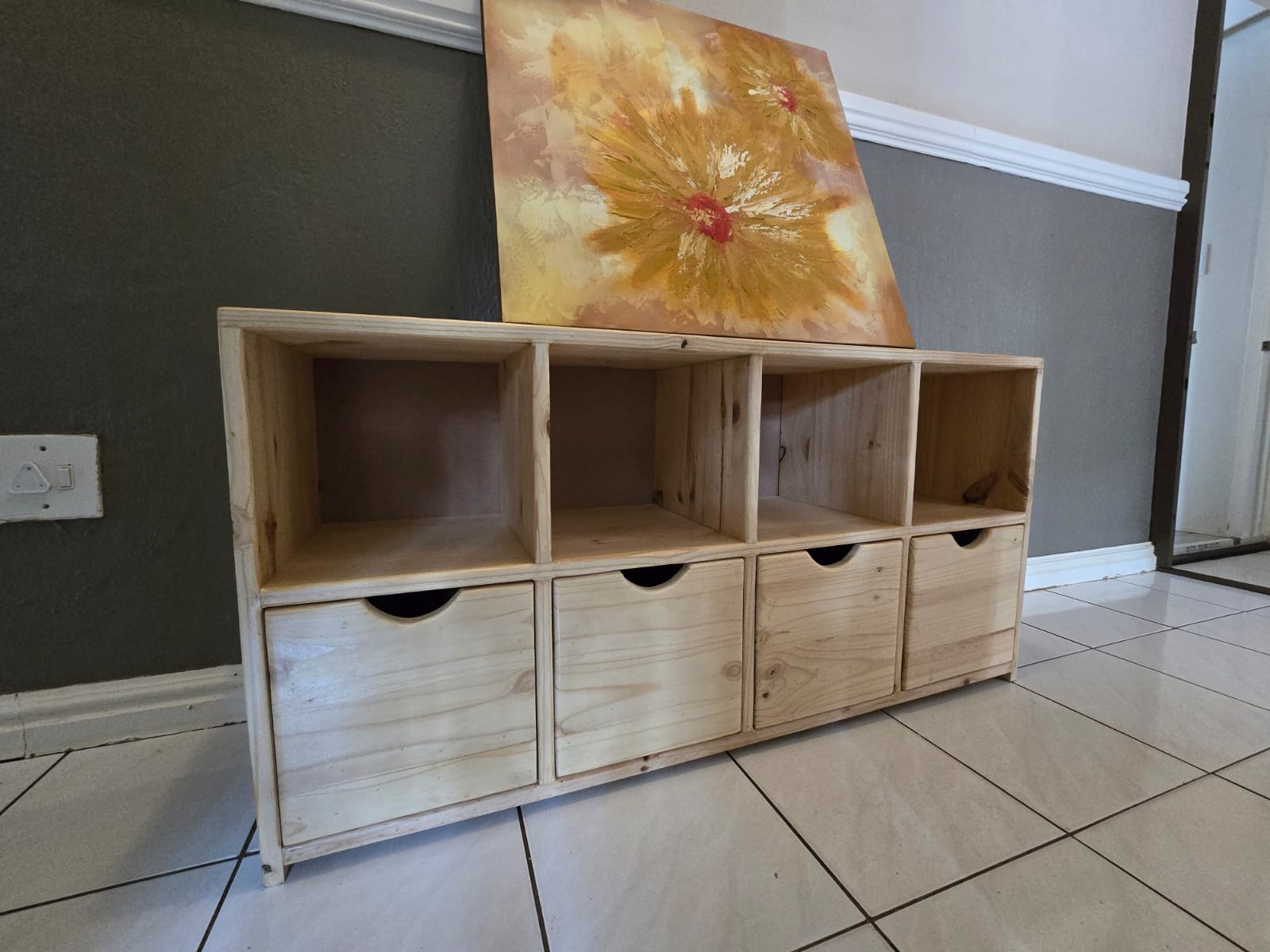 48 cube cube with 4 cube drawers