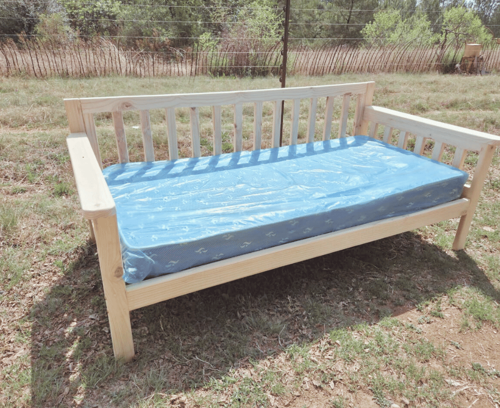 Houtgoeters Standard Day Bed - Image 6