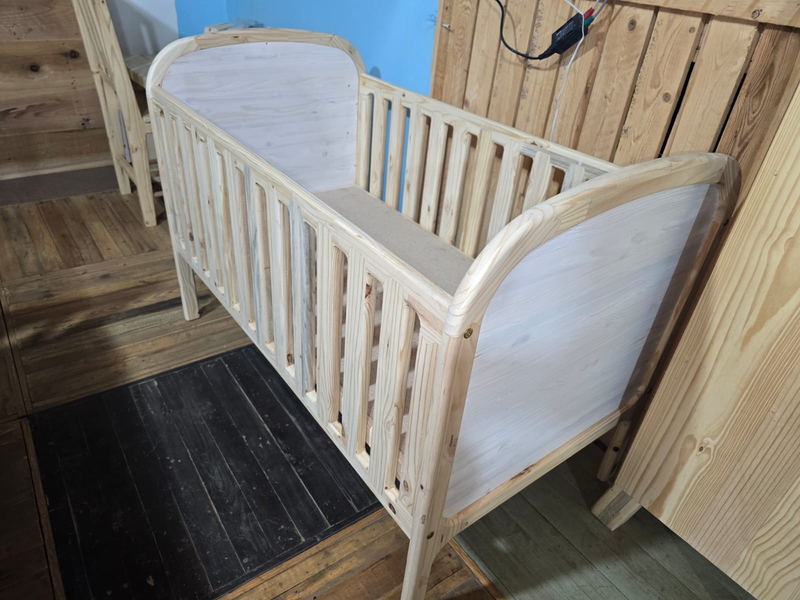 Hudson New born crib ( prototype)