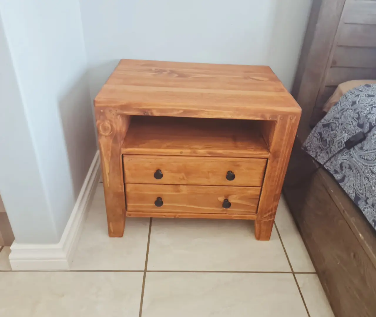 Custom made wooden bed pedestal | Houtgouters pedestals