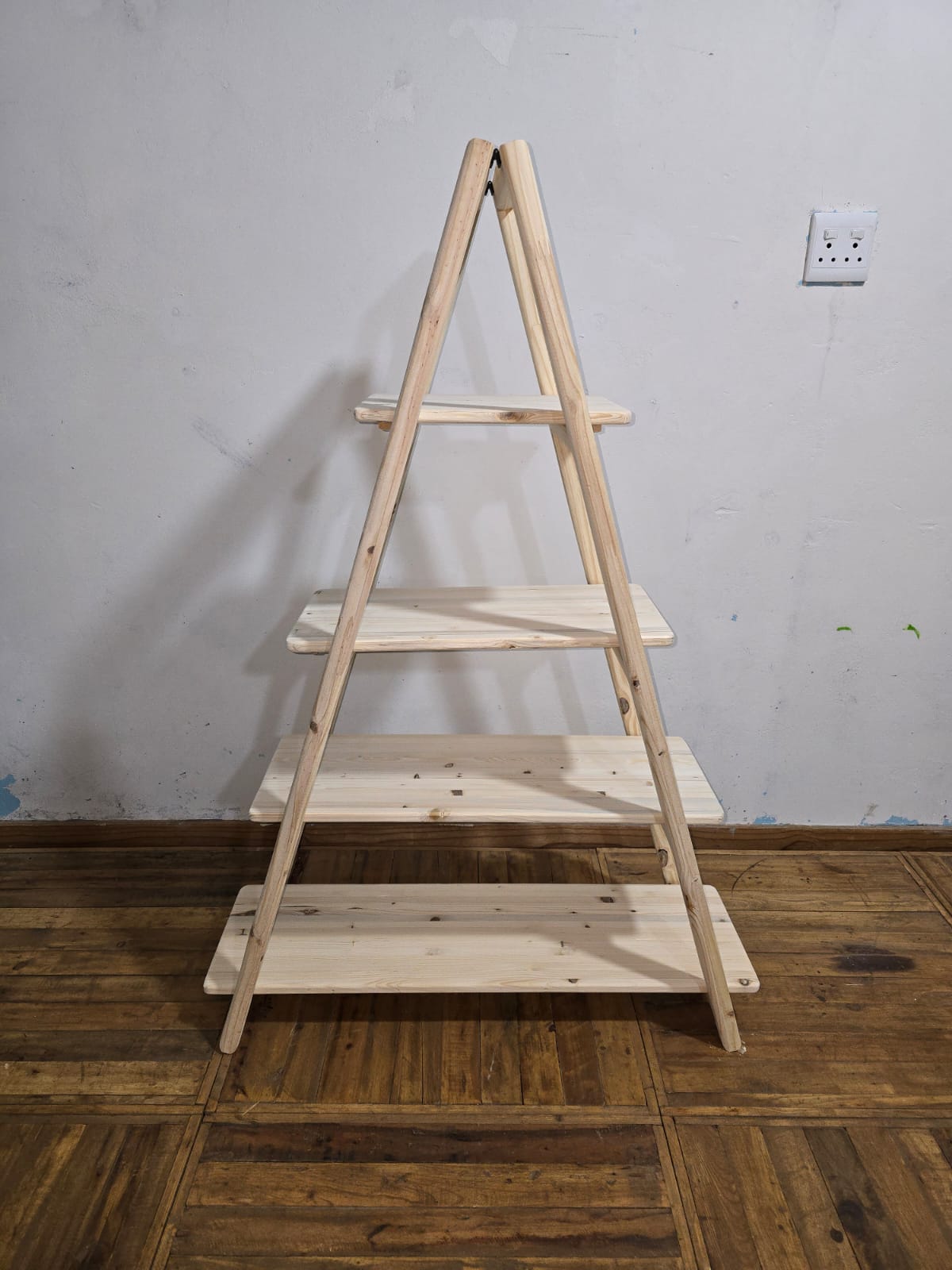 Ladder Shelve