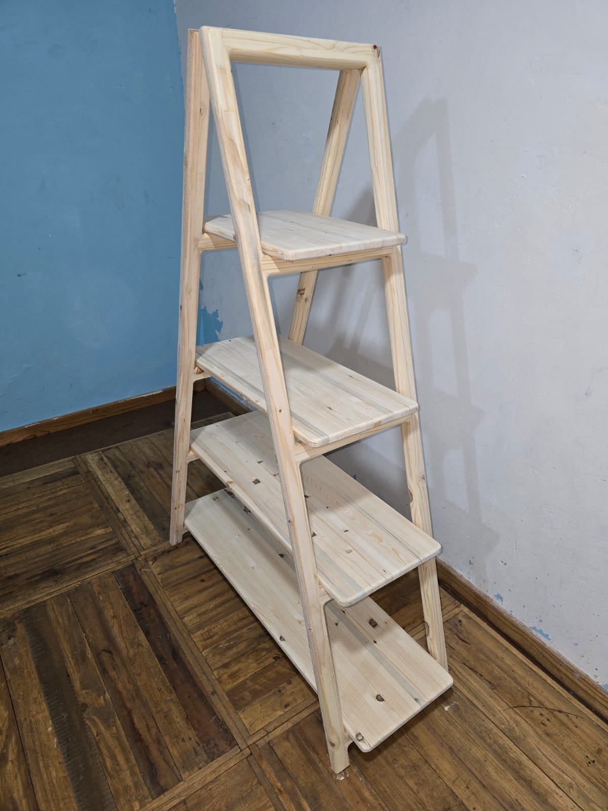 Ladder Shelve - Image 6
